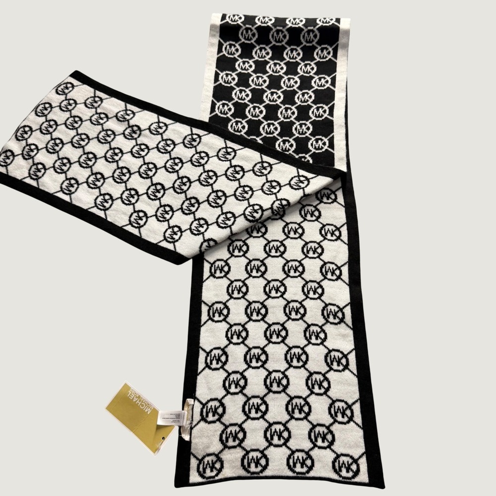 Michael Kors Scarf O/S Logo Print Acrylic Knit Reversible Black White Fall 2022